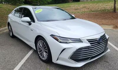 2019 Toyota Avalon Hybrid XLE XSE