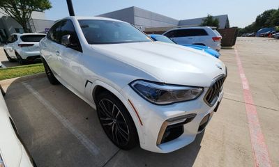 2021 BMW X6 M50i