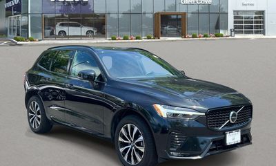 2024 Volvo XC60 Plus Dark