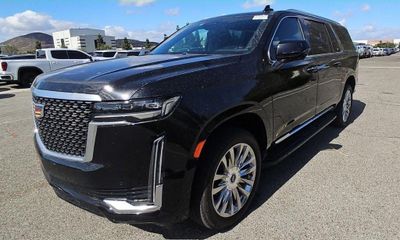 2023 Cadillac Escalade ESV Premium Luxury