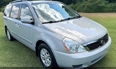 2012 Kia Sedona GL