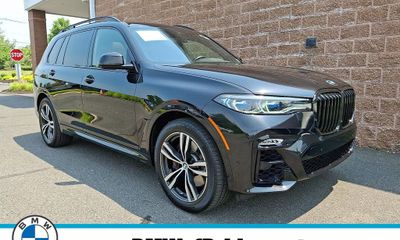 2022 BMW X7 M50I