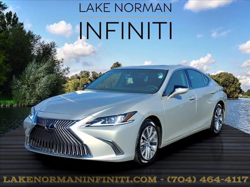 2020 Lexus ES — a typically priced live listing