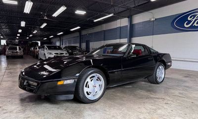 1989 Chevrolet Corvette Base Hatchback
