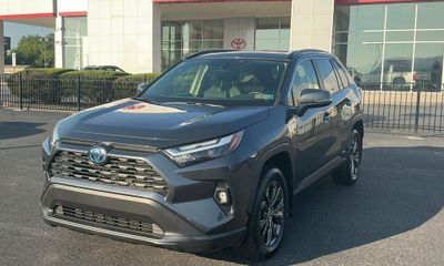 2022 Toyota RAV4 XLE Premium
