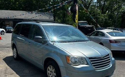2009 Chrysler Town AND Country LX