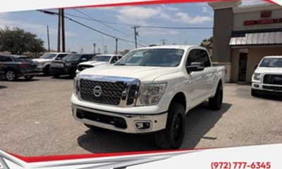 2017 Nissan Titan SV