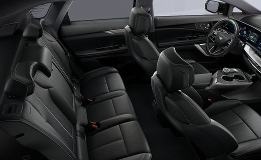 2025 Cadillac Optiq Luxury 2