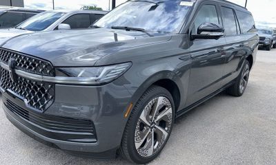 2025 Lincoln Navigator L Black Label