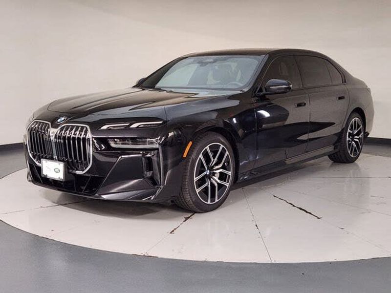 2025 Bmw 740I — a typically priced live listing