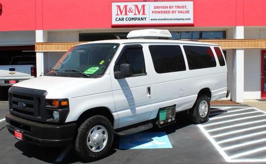 2013 Ford E-350 Super Duty