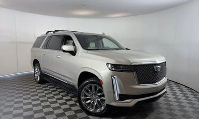 2023 Cadillac Escalade ESV Premium Luxury Platinum