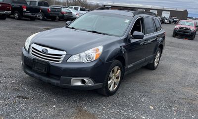 2011 Subaru Outback Premium M R