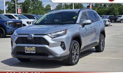 2022 Toyota RAV4 XLE Premium