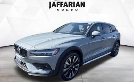 2026 Volvo V60CC Ultra