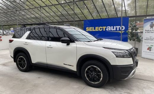 2023 Nissan Pathfinder SV