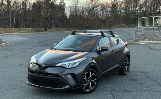 2022 Toyota C-HR XLE