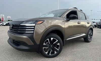 2026 Nissan Kicks MPV SV