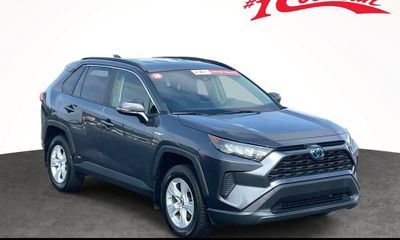 2019 Toyota RAV4 LE HV