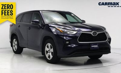 2022 Toyota Highlander LE