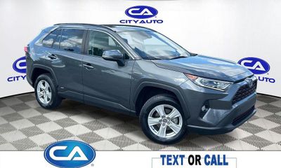 2020 Toyota RAV4 XLE HV