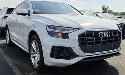 2019 Audi Q8 Premium