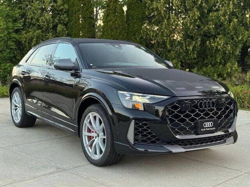 2025 Audi Rs Q8 — a typically priced live listing