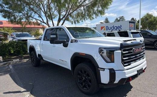 2025 GMC Sierra HD AT4