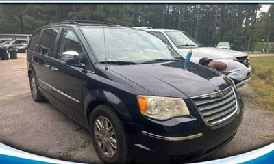 2010 Chrysler Town AND Country RT