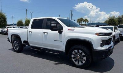 2025 Chevrolet Silverado HD Custom