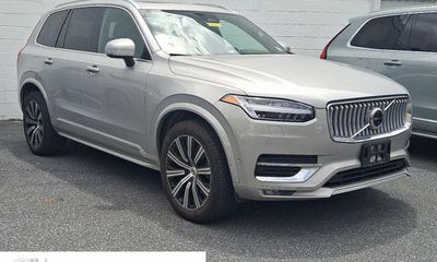 2023 Volvo XC90 Plus Bright