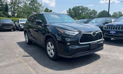 2020 Toyota Highlander LE