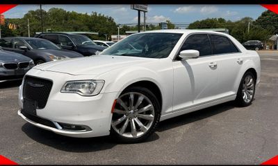 2019 Chrysler 300 Touring US CAN