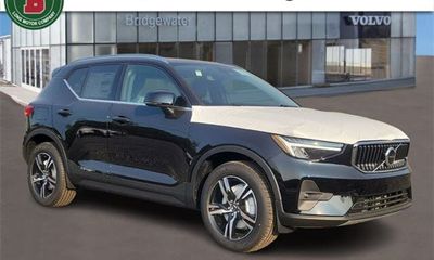 2023 Volvo XC40 Plus Bright