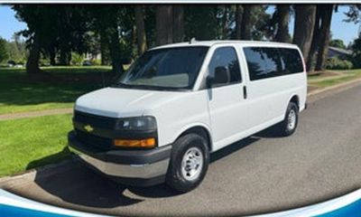 2018 Chevrolet Express Passenger LS