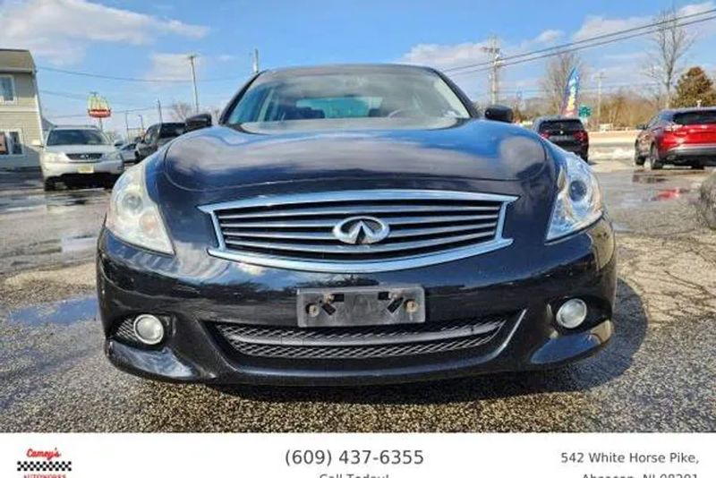 2015 Infiniti Q40 — a typically priced live listing