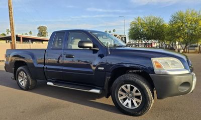 2006 Mitsubishi Raider Durocross