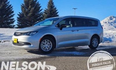 2026 Chrysler Voyager LX