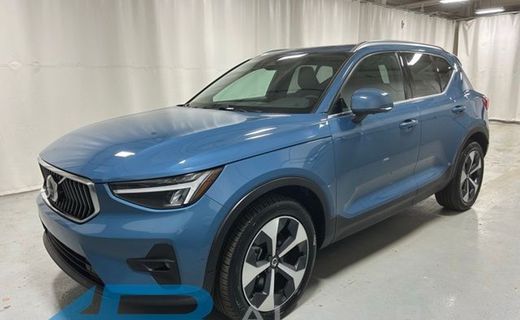 2025 Volvo XC40 Plus Bright