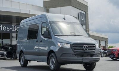 2025 Mercedes-Benz Sprinter 907 VS30