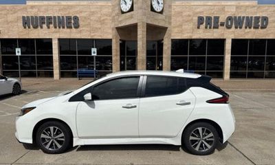 2022 Nissan Leaf S