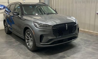 2025 Lincoln Aviator Base