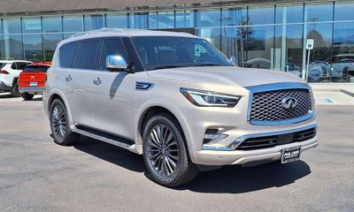 2022 Infiniti QX80 SV