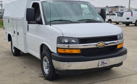 2026 Chevrolet Express 3500 Cutaway 139