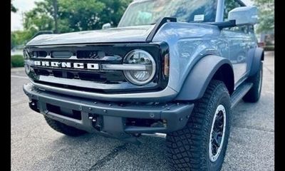2024 Ford Bronco Outer Banks