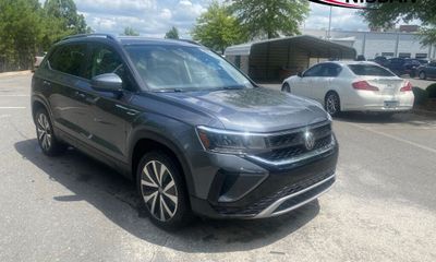 2024 Volkswagen Taos SE
