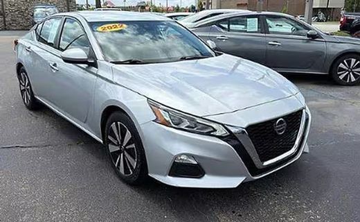 2022 Nissan Altima SV
