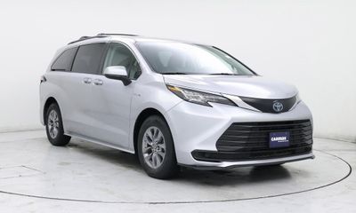 2021 Toyota Sienna LE