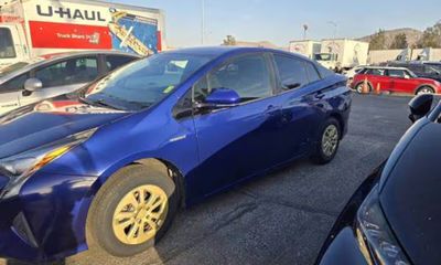 2017 Toyota Prius ONE TWO