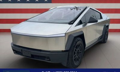 2025 Tesla Cybertruck Base